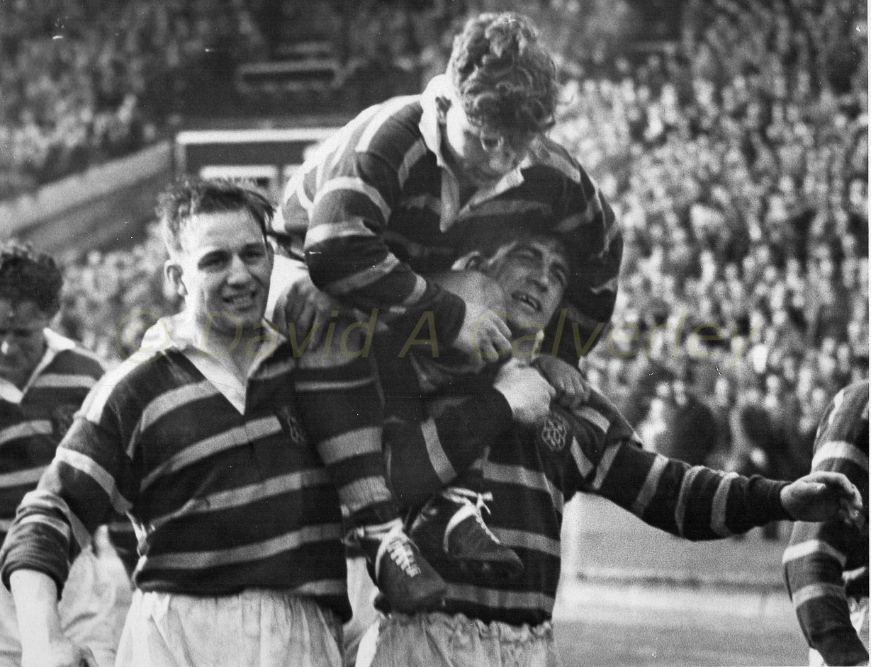 Hudd_v_Saints_1953_CCup_Final_-_Large_Ramsden_Valentine.jpg