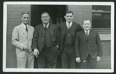 Gwyn_Thomas_Waggy_Ben_Gronow_Johnny_Rogers_1938.jpg