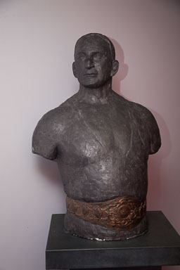 Douglas_Clarke_Bust-001.jpg