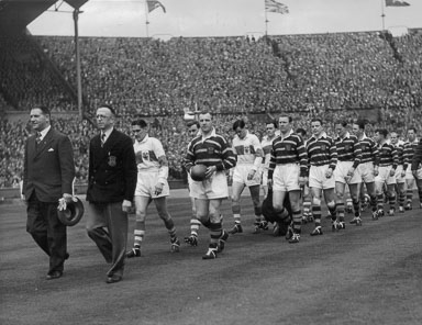 Huddersfield_team_at_Wembley_1953.jpg